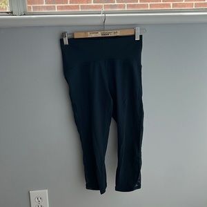 EUC Dark Teal “Train Times” size 6 cropped leggings